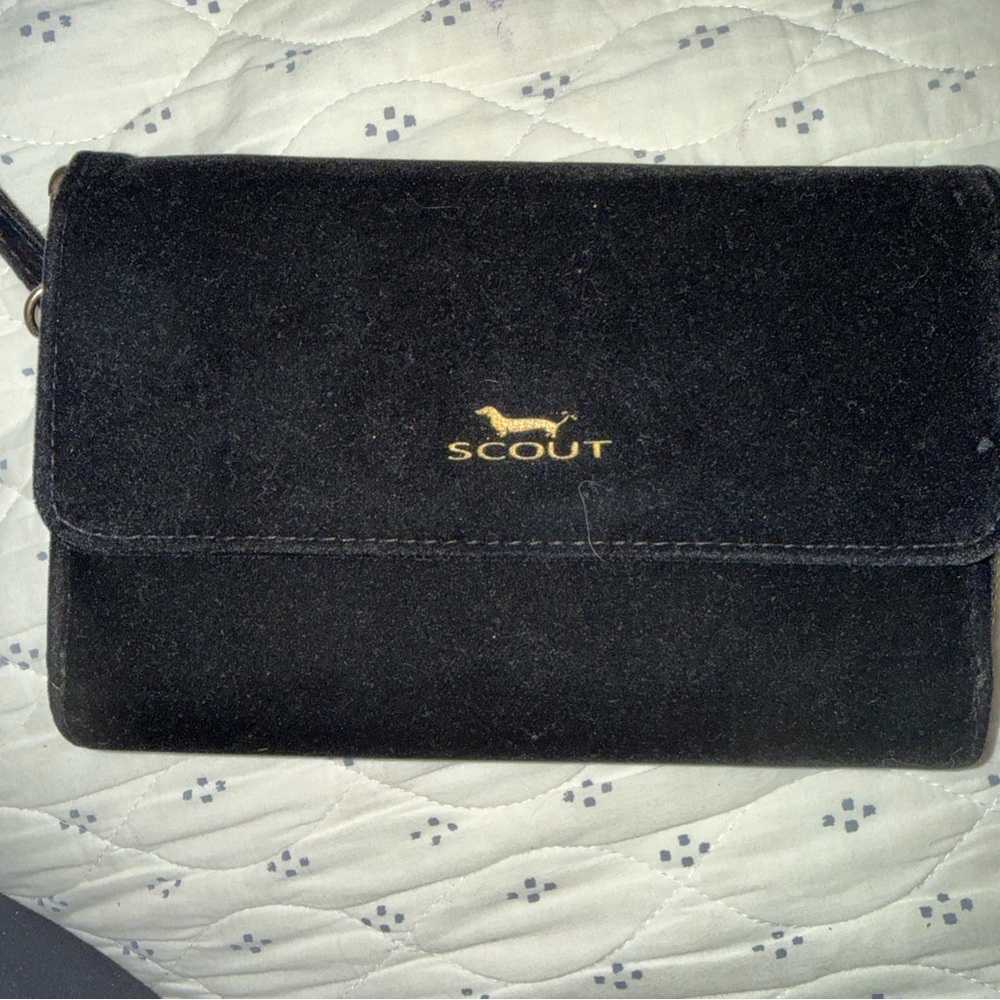 Scout Black Velvet Decker Crossbody Clutch Gold Hardware Detachable Strap - Picture 2 of 7